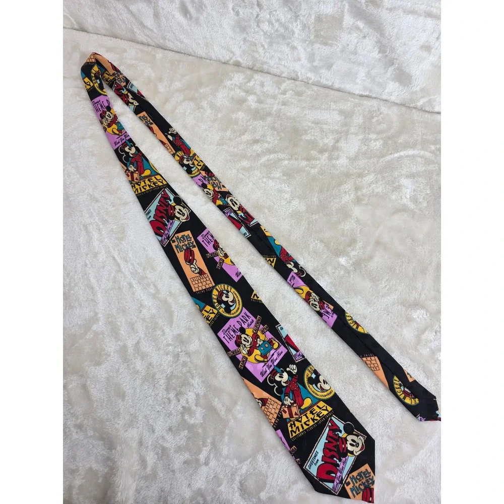 Mickey Inc Disney Mens Silk Tie Vintage Theme Park Hotel Bellhop Mickey Mouse‎
